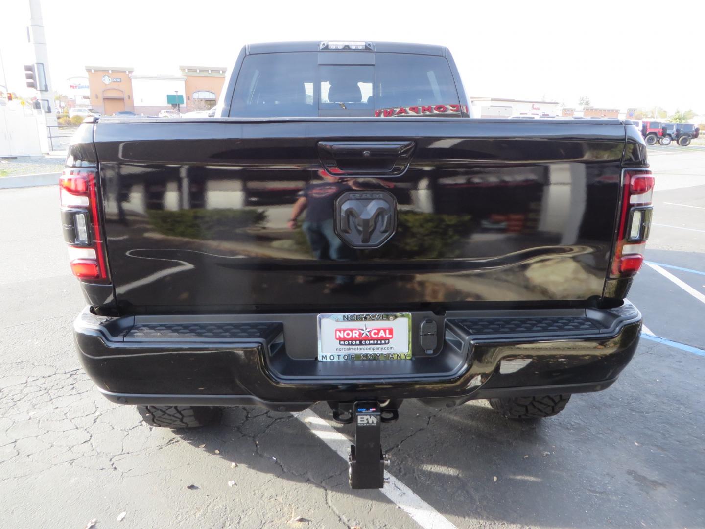 2020 BLACK /BLACK RAM 3500 Limited Mega Cab (3C63R3PLXLG) with an 6.7L I6 HO Turbo Diesel engine, Aisin 6-speed Automatic Transmission transmission, located at 2630 Grass Valley Highway, Auburn, CA, 95603, (530) 508-5100, 38.937893, -121.095482 - Photo#5